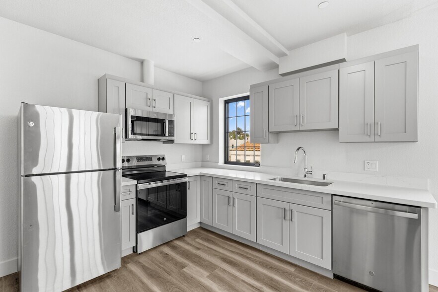 More Photos Of 500 San Benito St, Hollister Office Residential For Sale