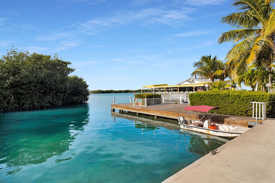 More Photos Of 96 Madeira Rd, Islamorada Restaurant For Sale