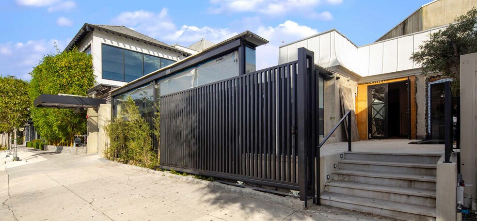 More Photos Of 730 N La Cienega Blvd, Los Angeles Restaurant For Lease