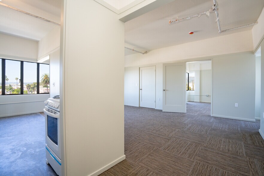 More Photos Of 5128 Marathon St, Los Angeles Apartments For Sale