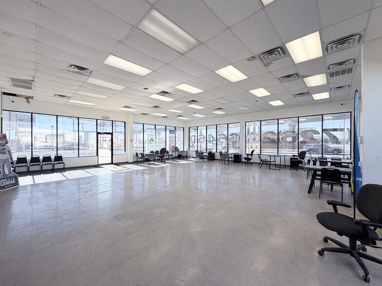 More Photos Of 9600 N I-35, San Antonio Showroom For Lease