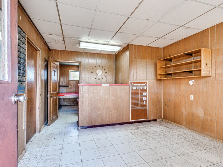 More Photos Of 601 Cimarron Rd, Tuttle Specialty For Sale