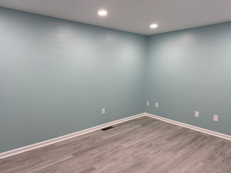 More Photos Of 3642 N NC 16 Business Hwy, Denver Office For Lease