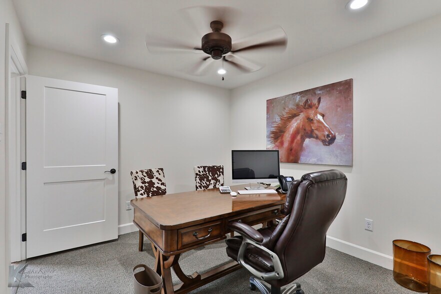 More Photos Of 2257 Industrial Blvd, Abilene Office For Sale