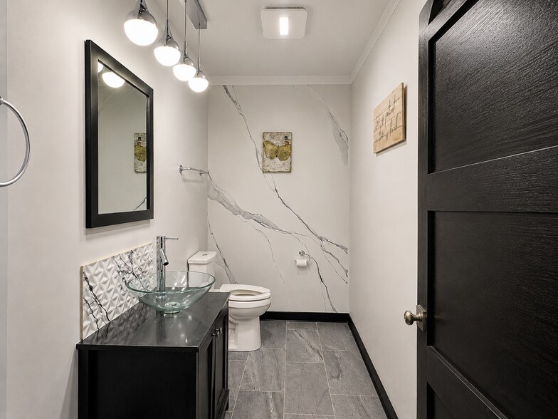 More Photos Of 44 W Lincoln Hwy, Chicago Heights Office For Lease