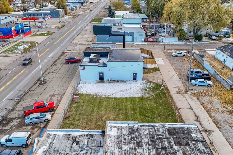 More Photos Of 22711 Dequindre Rd, Hazel Park Warehouse For Sale