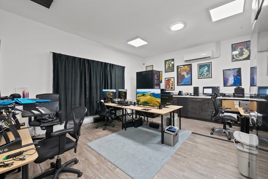 More Photos Of 833 N Hollywood Way, Burbank Office For Lease