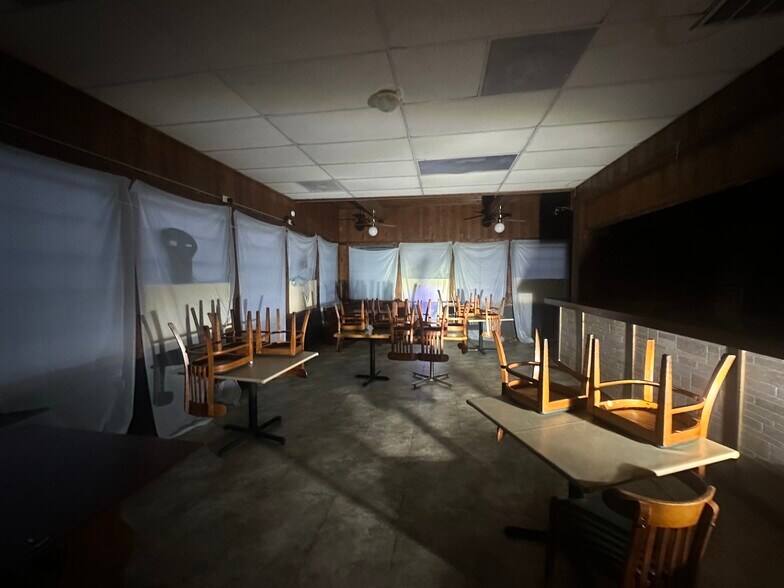 More Photos Of 3145 N Watkins St, Memphis General Retail For Sale