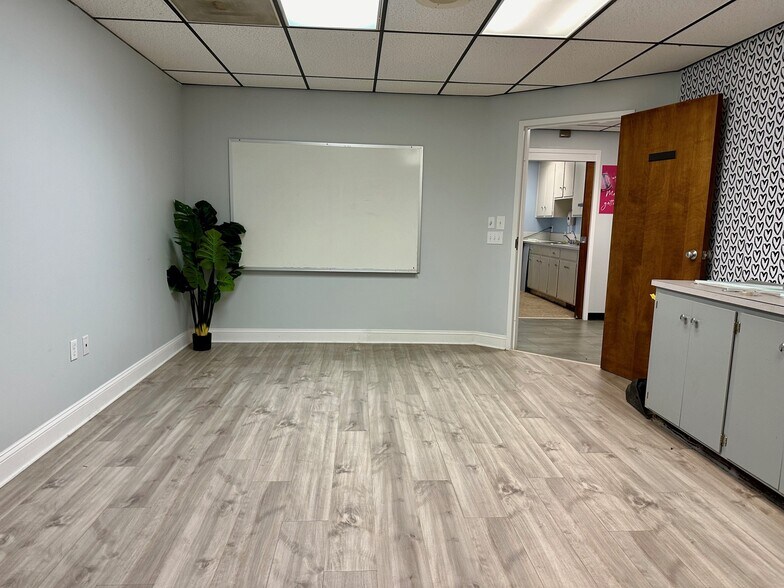 More Photos Of 1455 Harrison Rd, Salisbury Manufacturing For Sale