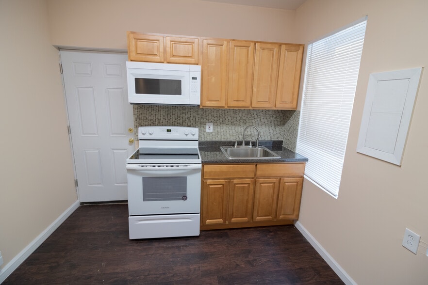 More Photos Of 6002 Master St, Philadelphia Storefront For Sale