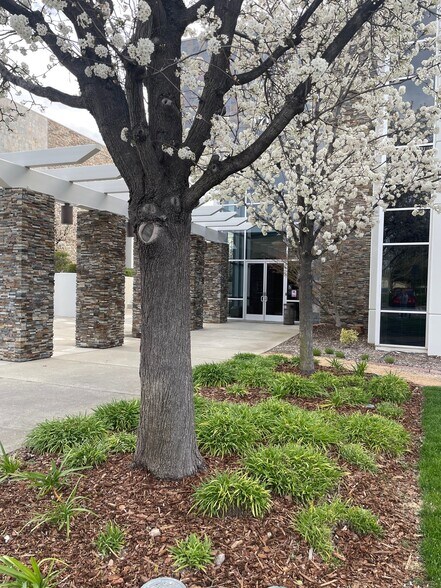 More Photos Of 970 Reserve Dr, Roseville Loft Creative Space For Sale