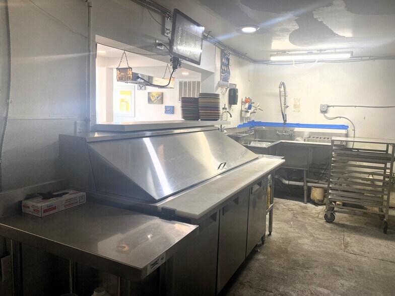 More Photos Of 42 W Spring St, Port Austin General Retail For Lease