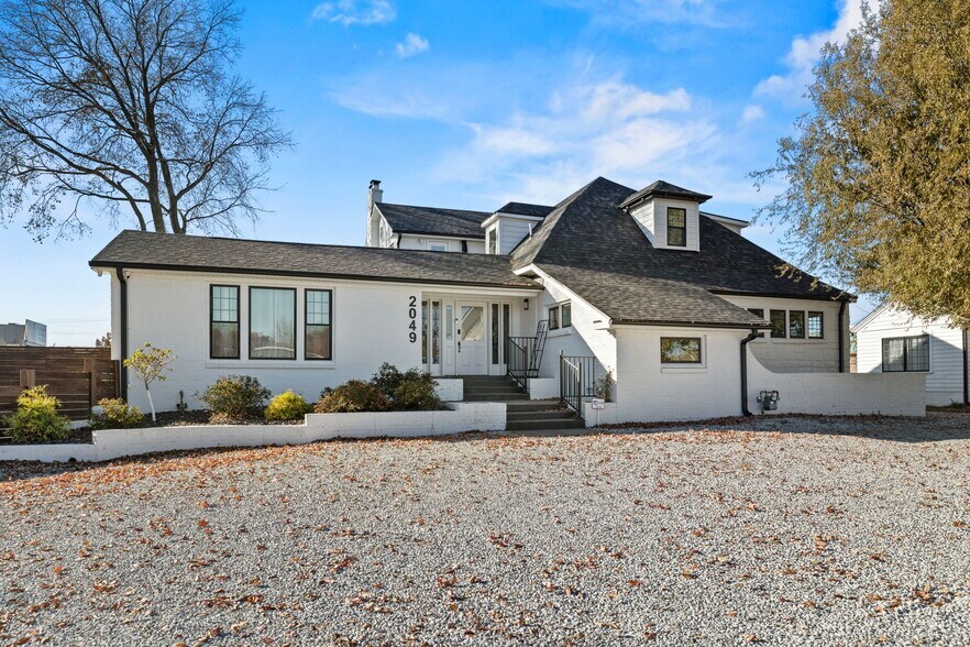 Primary Photo Of 2049 S Brentwood Blvd, Springfield Office For Sale