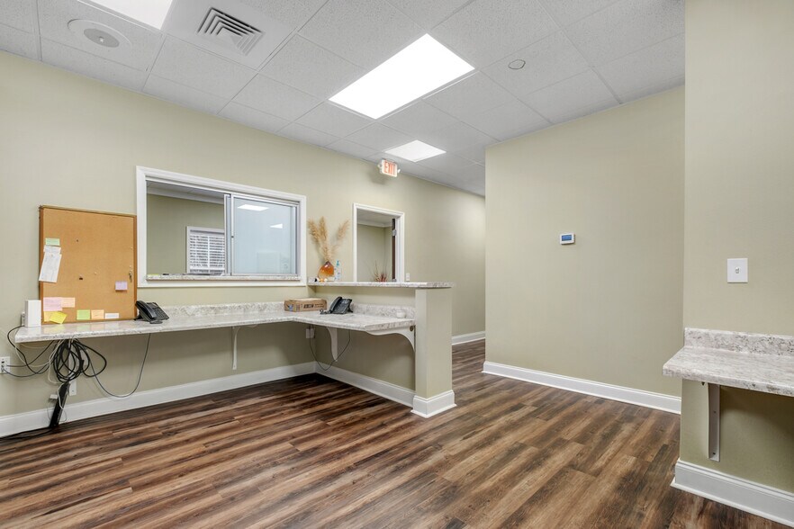More Photos Of 3227-3229 Capital Medical Blvd, Tallahassee Office For Sale