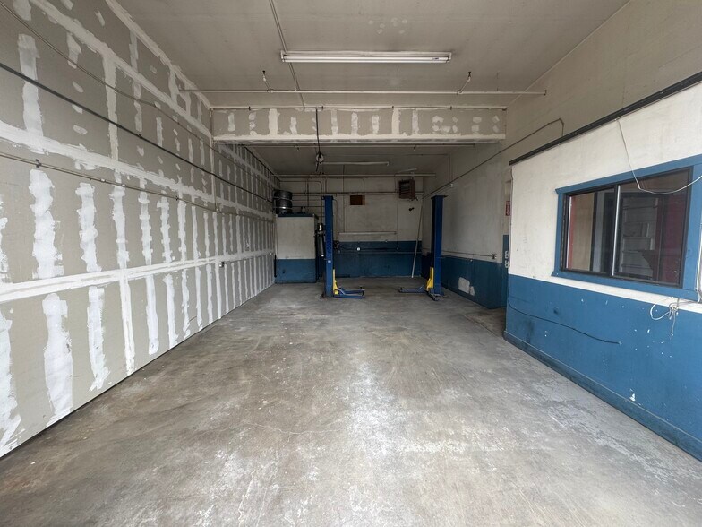 More Photos Of 1748 D St, South Lake Tahoe Warehouse For Lease