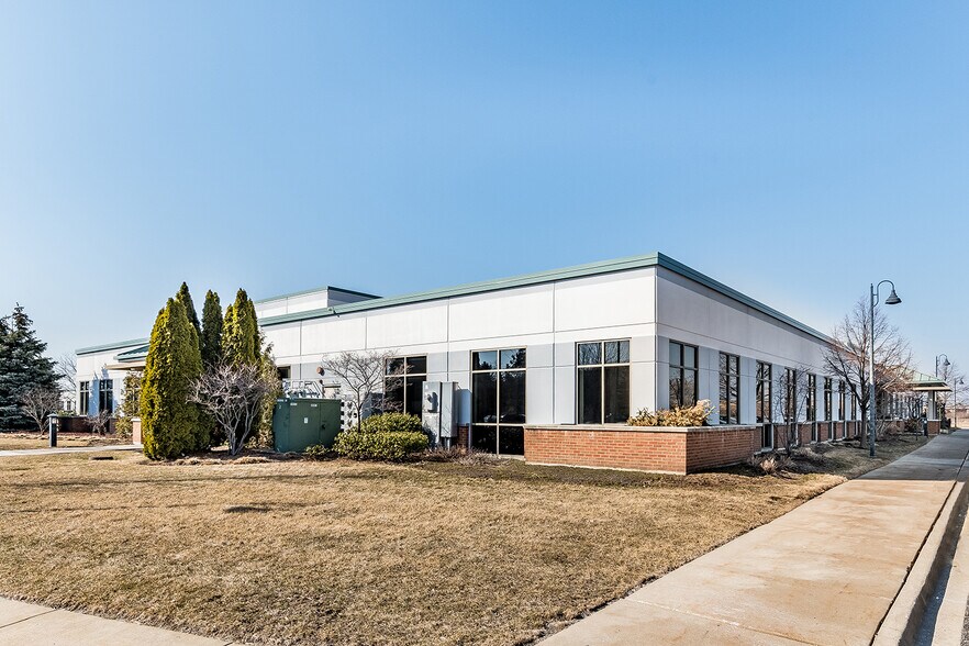 More Photos Of 2501 Compass Rd, Glenview Medical For Lease