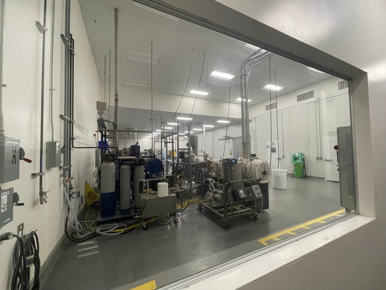 More Photos Of 1325 E El Segundo Blvd, El Segundo Food Processing For Lease