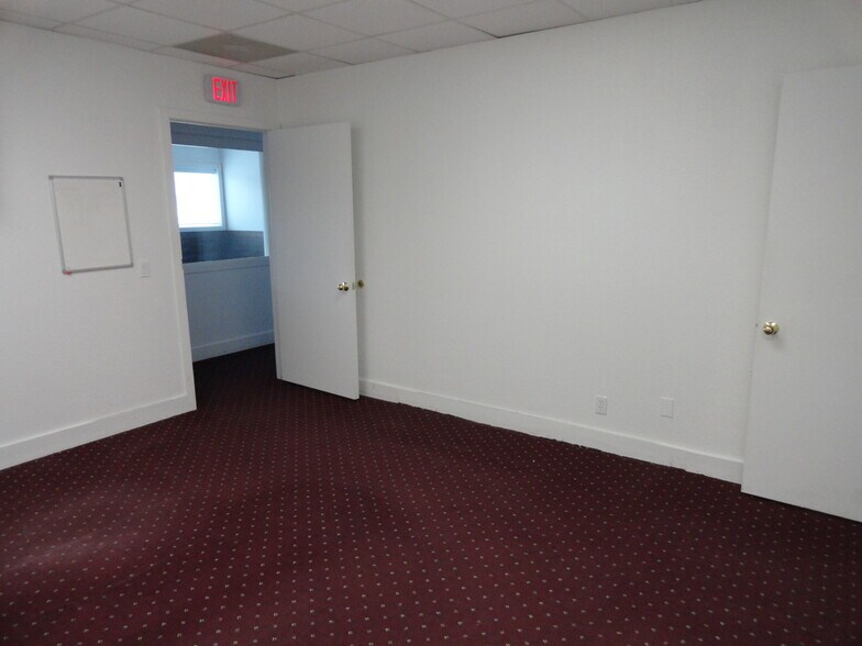 More Photos Of 6015 W Pierson Rd, Flushing Office For Sale