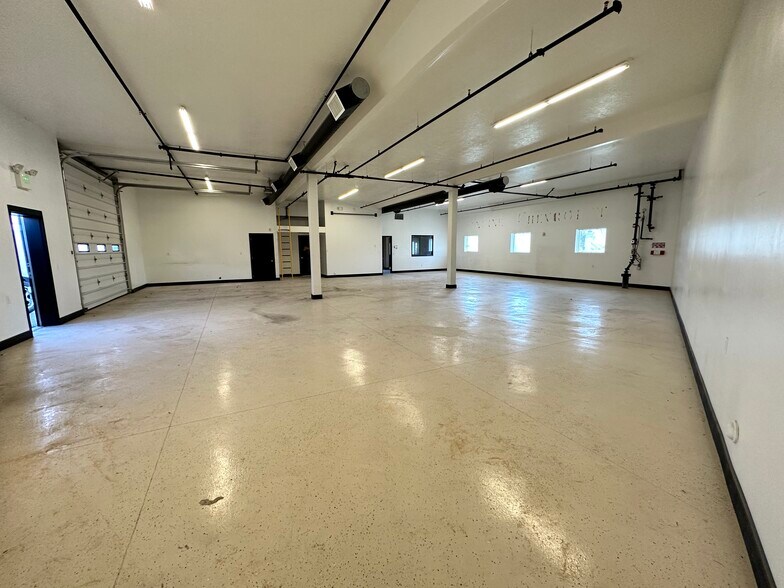 More Photos Of 4612 W 7000 S, West Jordan Light Manufacturing For Sale