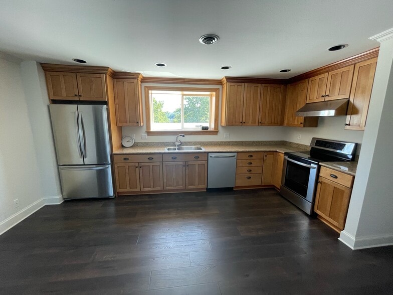 More Photos Of 1109 N 36th St, Seattle Warehouse For Lease