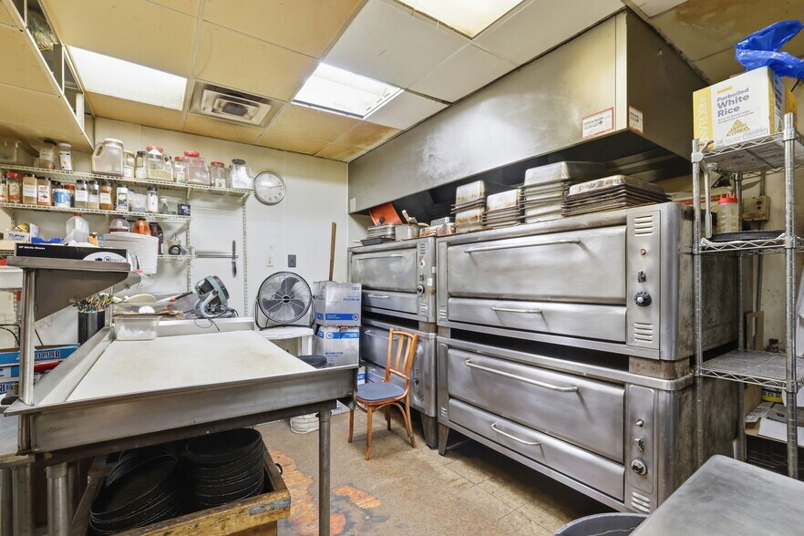 More Photos Of 785 Bedford St, Whitman Freestanding For Sale