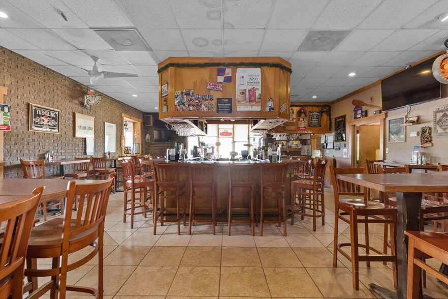 More Photos Of 24 S First St, Fulton Restaurant For Sale