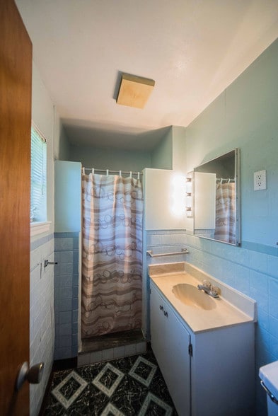 More Photos Of 225 Sturgis Rd, Marion Hotel For Sale