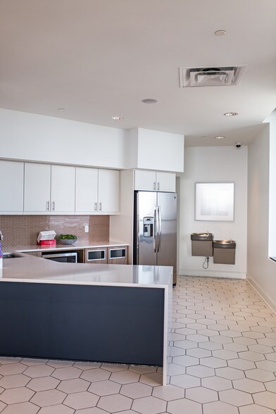 More Photos Of 401 Church St, Nashville Office For Lease