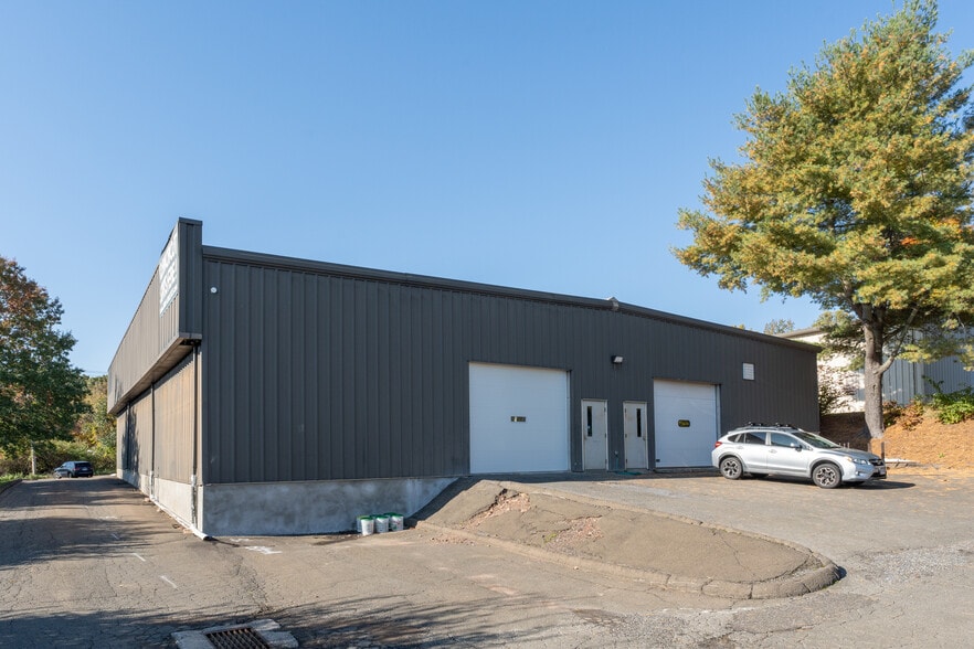 More Photos Of 11 Overlook Dr, Hamden Warehouse For Sale