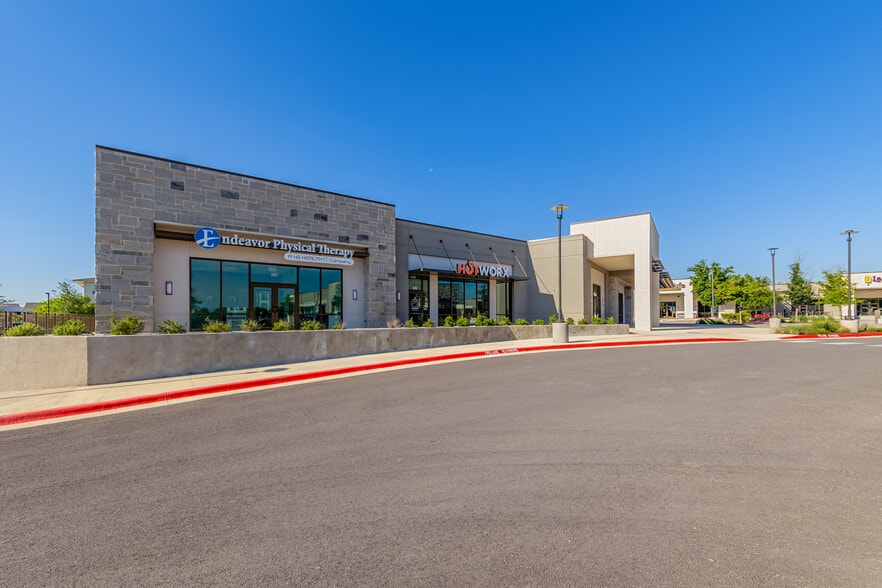 More Photos Of 830-856 Kohler's Crossing, Kyle Unknown For Lease