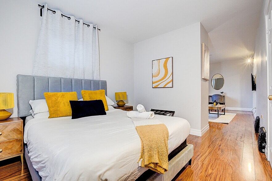 More Photos Of 12 Vincent St, Newmarket Office For Sale