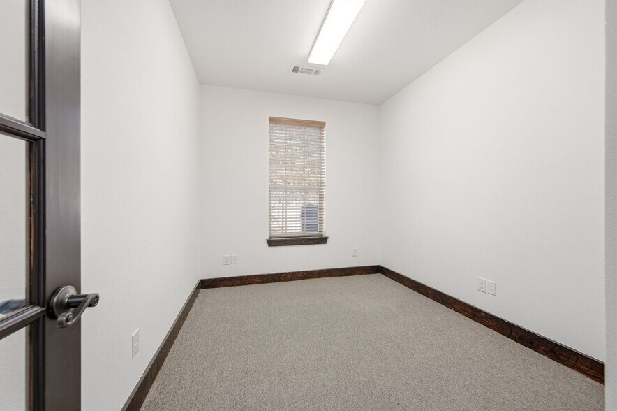 More Photos Of 131 Quest Ct, Keller Office For Lease