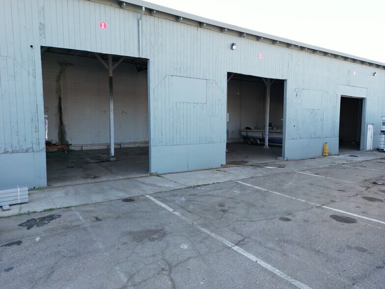 More Photos Of 1649 E Victor Rd, Lodi Distribution For Lease
