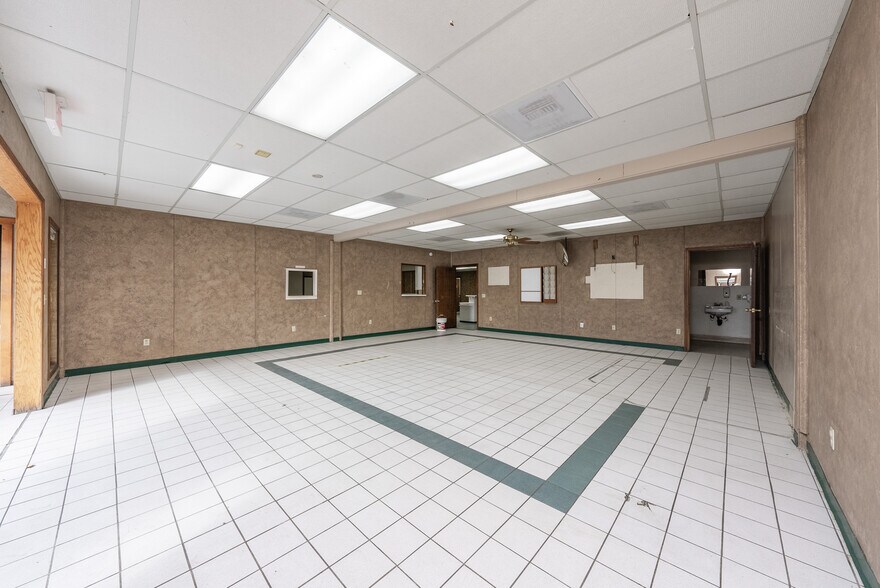 More Photos Of 927 O St, Firebaugh Healthcare For Sale