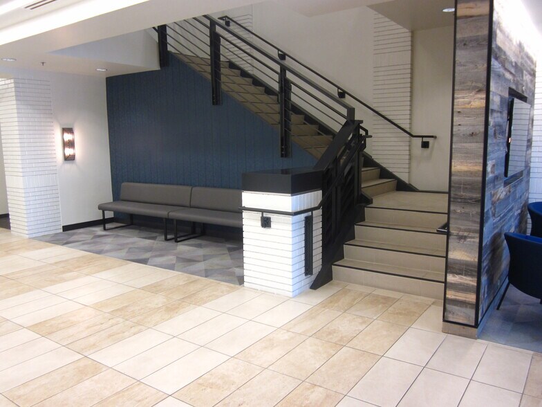 More Photos Of 1910 W University Dr, Tempe Office For Lease