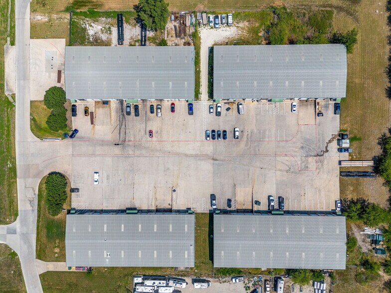 More Photos Of 1150 Blue Mound Rd W, Haslet Warehouse For Lease