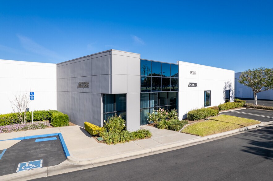 More Photos Of 13765 Alton Pky, Irvine Research And Development For Lease