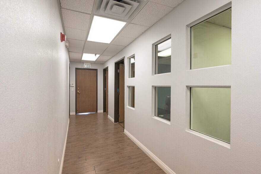 More Photos Of 5430 W Sahara Ave, Las Vegas Office For Lease