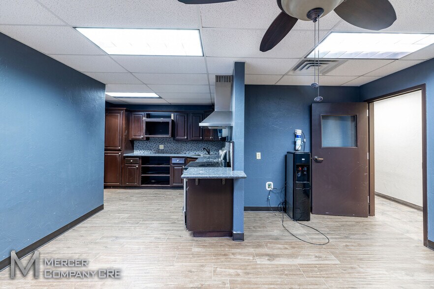 More Photos Of 1635 SE 29th St, Oklahoma City Warehouse For Sale