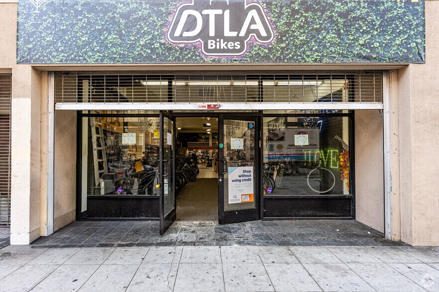 More Photos Of 425 S Broadway, Los Angeles General Retail For Lease