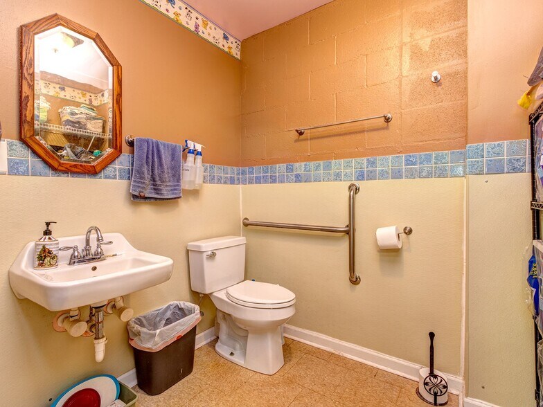 More Photos Of 116 Massey St, Fort Mill Flex For Sale
