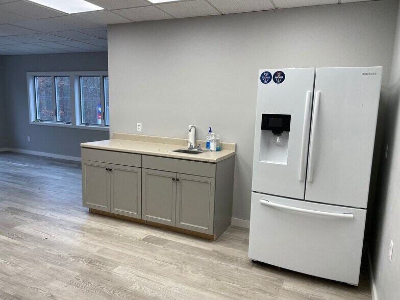 More Photos Of 45 Pond St, Norwell Office For Lease