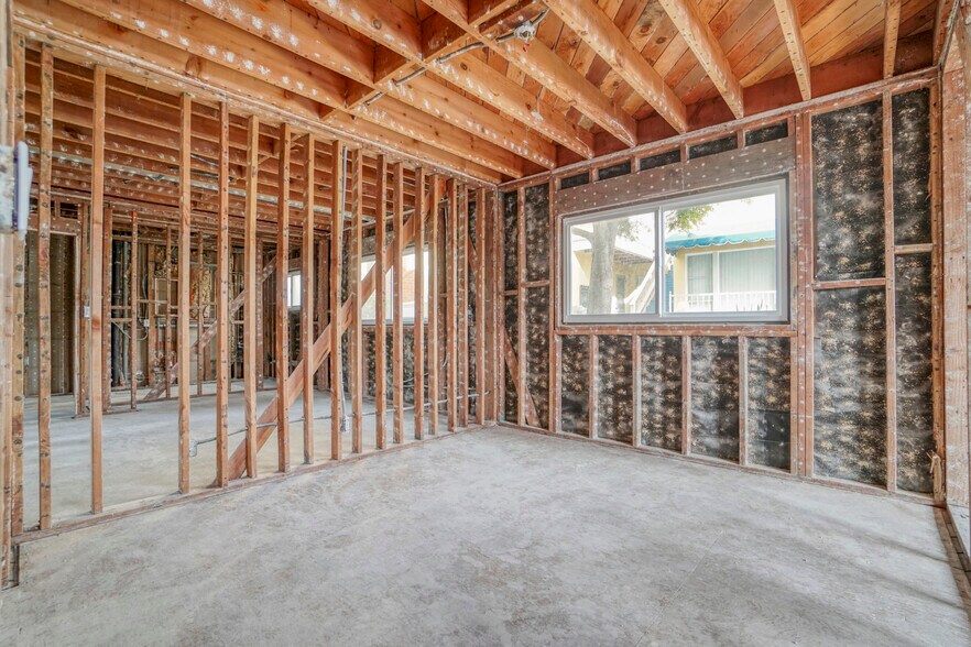 More Photos Of 16 38th Pl, Long Beach Apartments For Sale