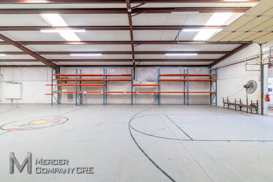 More Photos Of 10108 NW 10th St, Yukon Warehouse For Sale