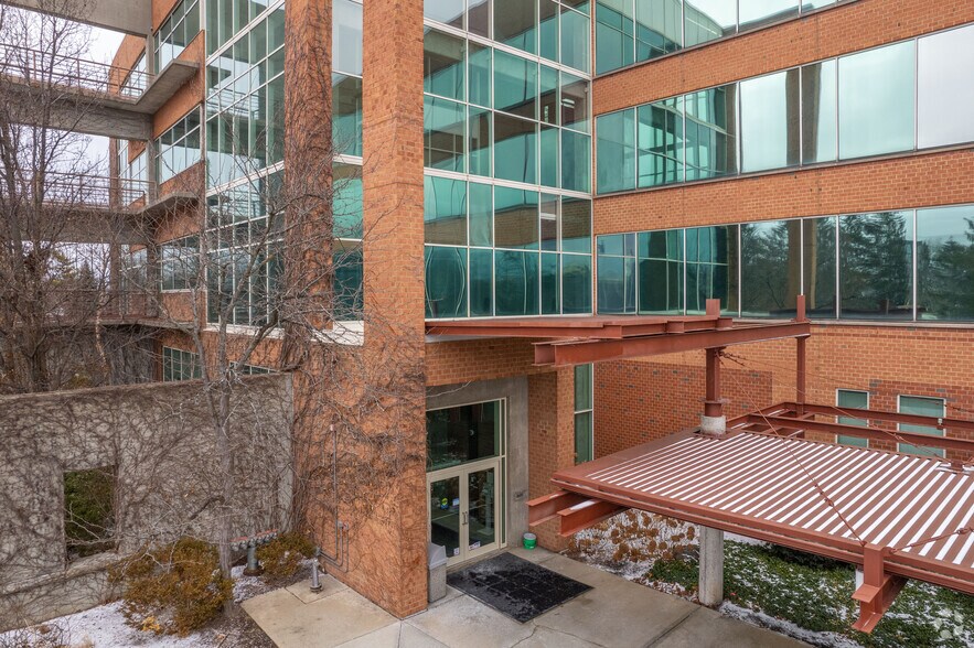 More Photos Of 275 N Field Dr, Lake Forest Office For Lease