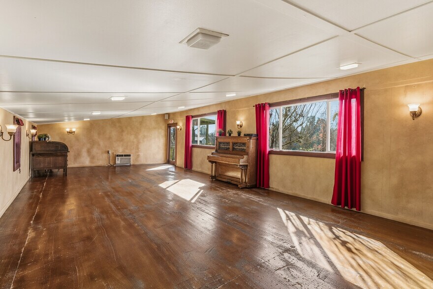 More Photos Of 5186 Gravenstein Hwy S, Sebastopol Restaurant For Sale