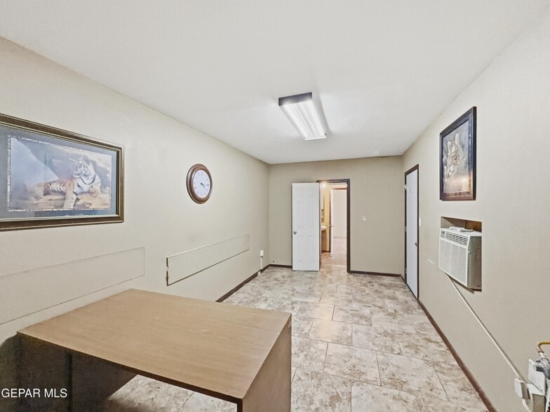 More Photos Of 2201 Texas Ave, El Paso Warehouse For Sale