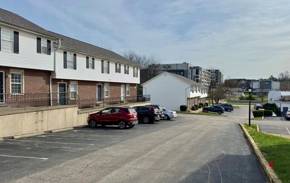 More Photos Of 1426-1496 N Kinser Pike, Bloomington Apartments For Sale