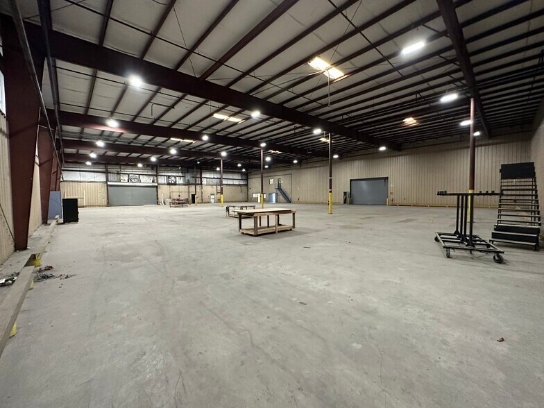 More Photos Of 385 French Collins Rd, Conway Warehouse For Lease