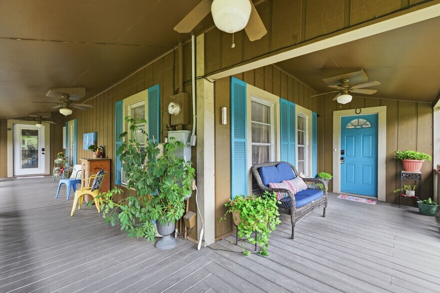 More Photos Of 9282 State Highway 75 S, New Waverly Freestanding For Sale
